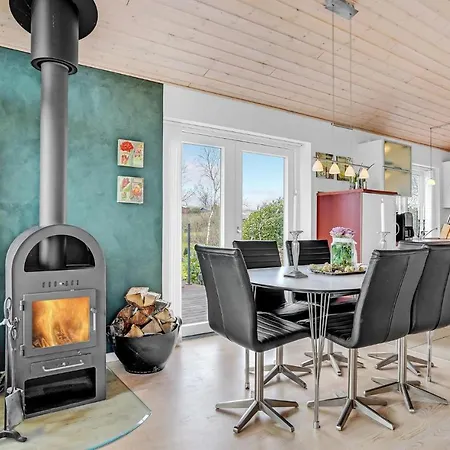 Cozy In With House Sea View Augustenborg