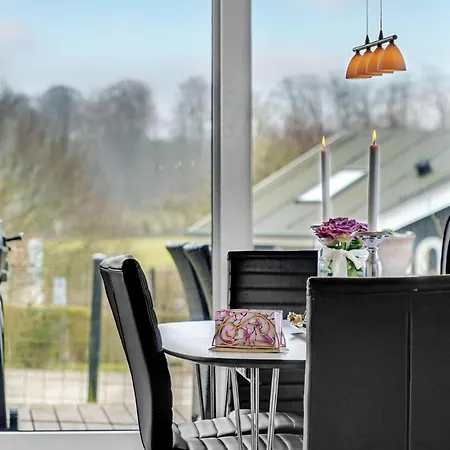 Cozy In With House Sea View Holiday home *
