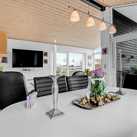 Cozy In With House Sea View