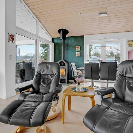 Cozy In With House Sea View